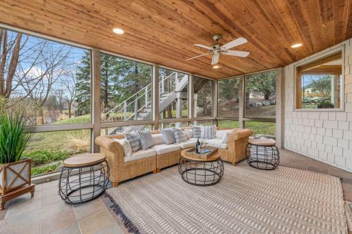 18709 Melrose Chase, Eden Prairie, MN 55347