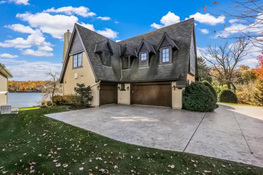 This is the first residence to come available on Palmer Pointe, an exclusive, quiet, walkable neighborhood with 8 exceptional, lakefront estates, since it was developed in 2013.