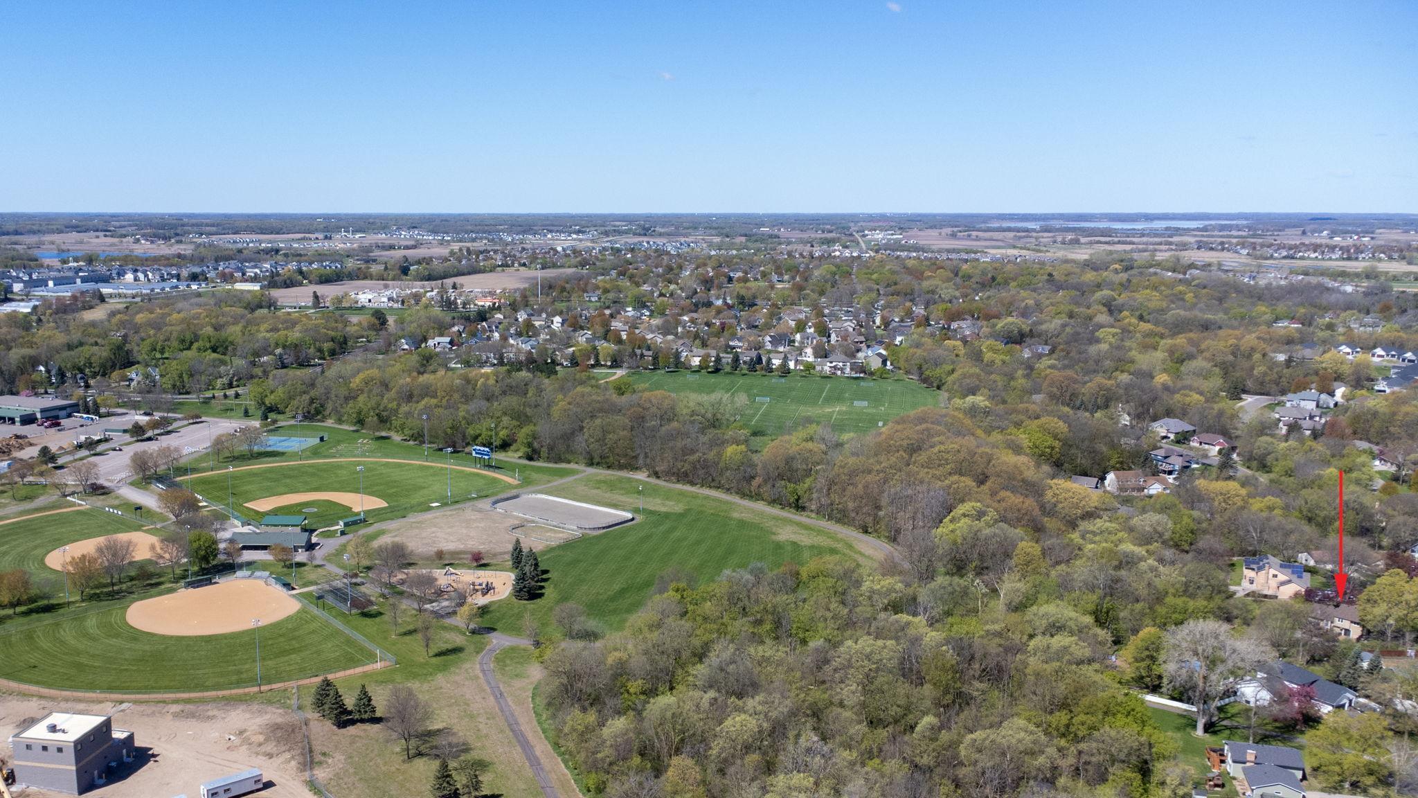 85 acres of city park within walking distance!
