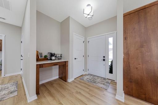 10 Entry_foyer.jpg