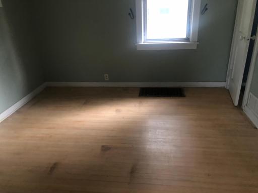 806 Grant Avenue, Eveleth, MN 55734