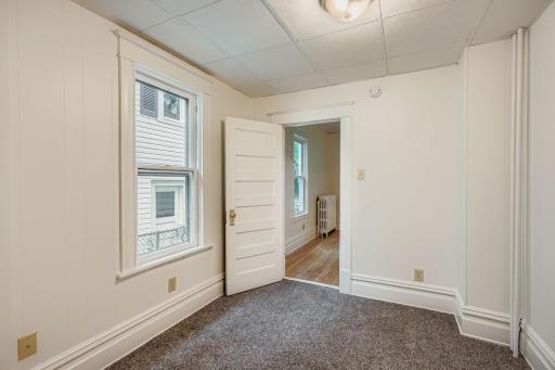 595 Hawthorne Ave Avenue E, Saint Paul, MN 55130