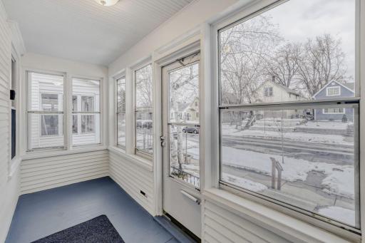 595 Hawthorne Ave Avenue E, Saint Paul, MN 55130