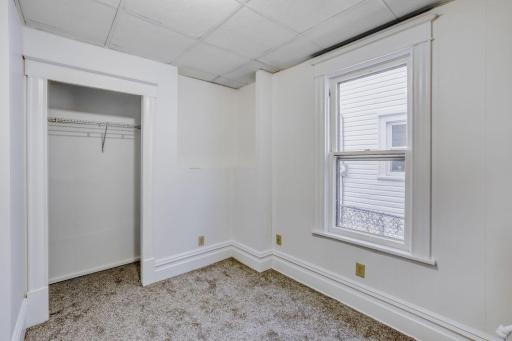 595 Hawthorne Ave Avenue E, Saint Paul, MN 55130
