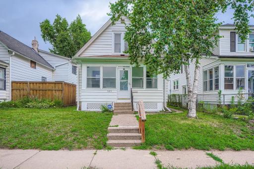 595 Hawthorne Ave Avenue E, Saint Paul, MN 55130