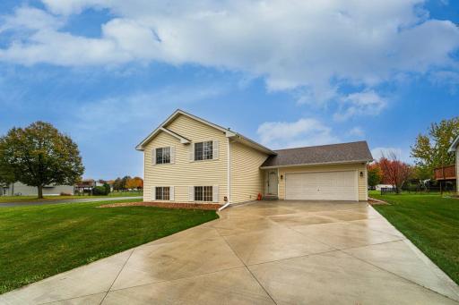 Photo for 2088 Eastway Avenue, Shakopee, MN 55379 - listing #6810738 2088 Eastway Avenue, Shakopee, MN 55379