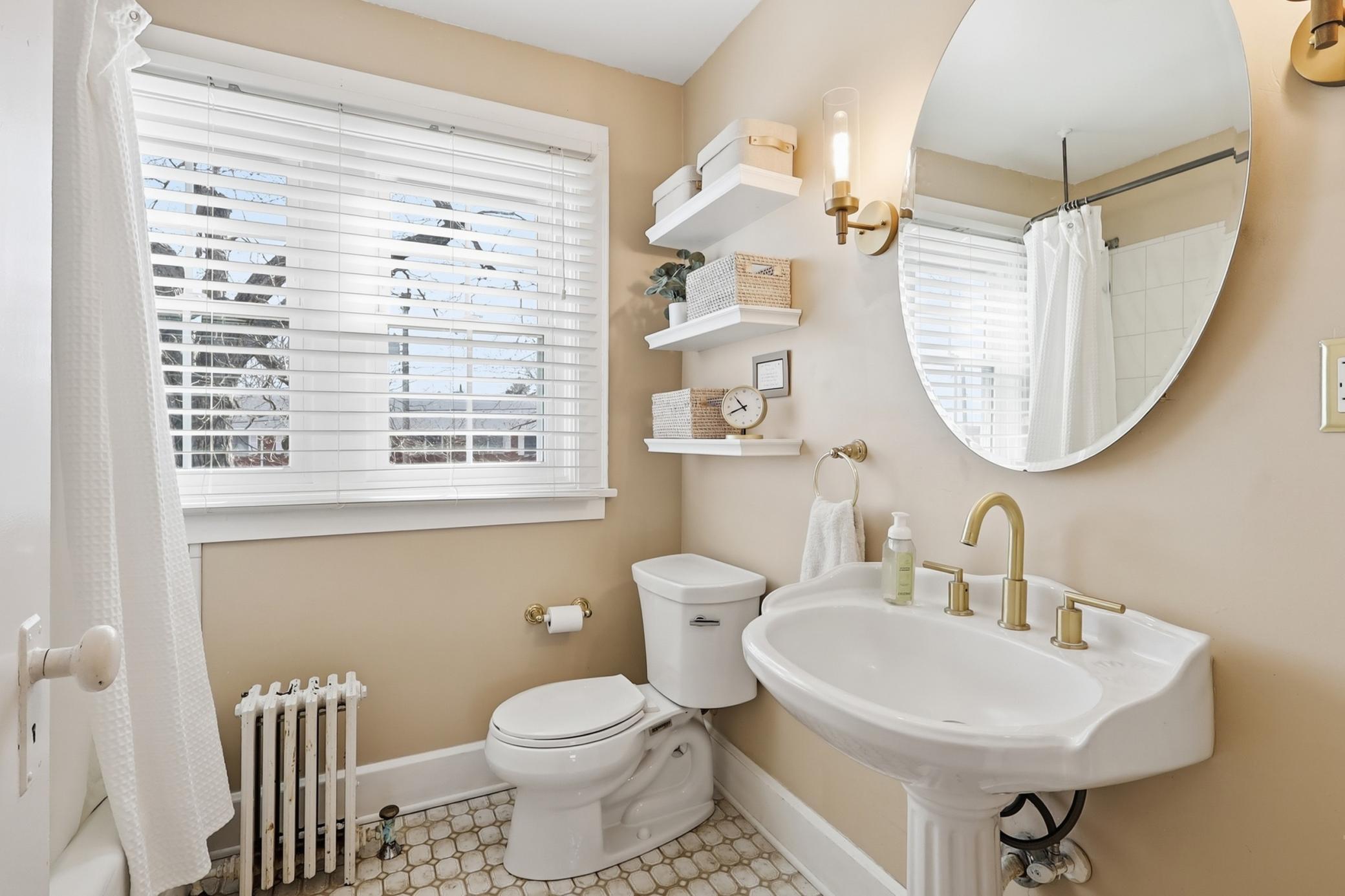 Upper Level Full Bath