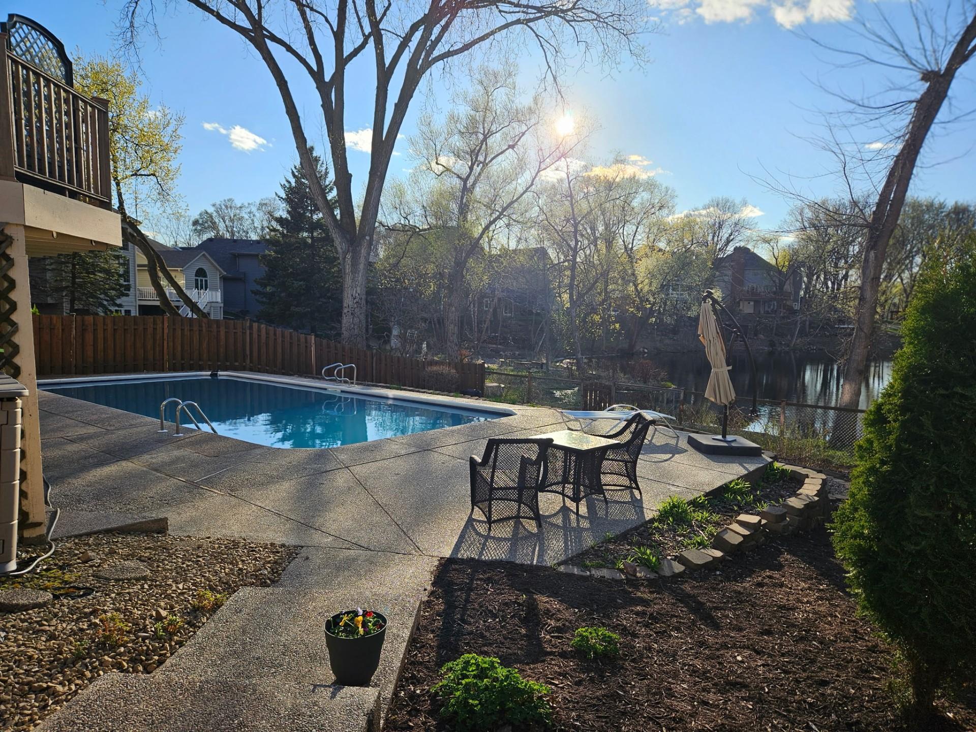 1363 Chatterton - photo3.jpeg