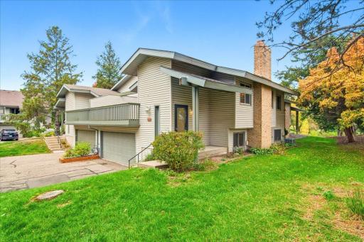 9523 Hartford Circle, Eden Prairie, MN 55347