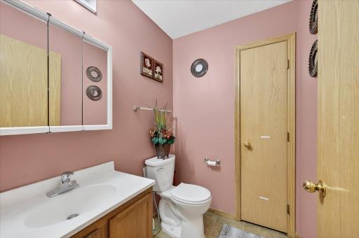 10-644 Dale St N-10.jpg