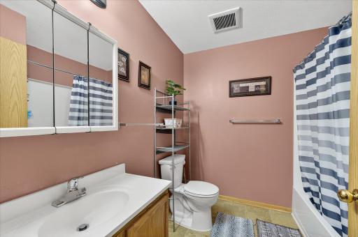 18-644 Dale St N-18.jpg