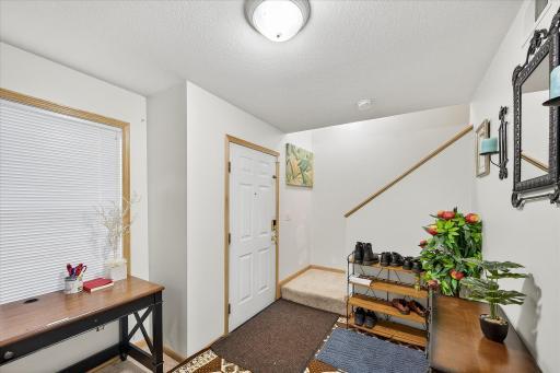 08-644 Dale St N-8.jpg