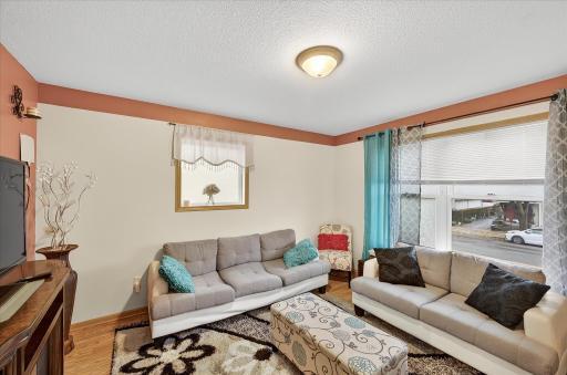 22-644 Dale St N-22.jpg