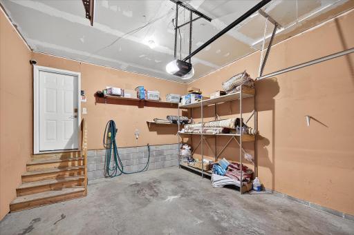 27-644 Dale St N-27.jpg