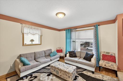 21-644 Dale St N-21.jpg