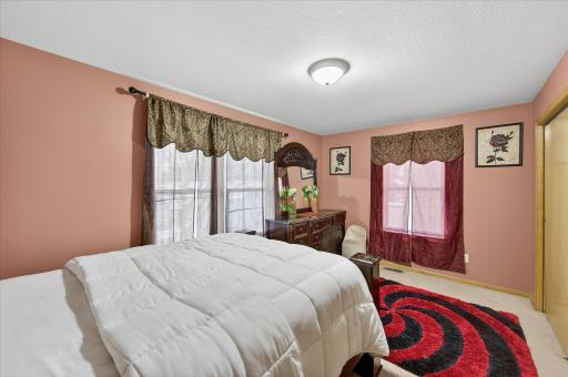 2-644 Dale St N [2636694]-2.jpg