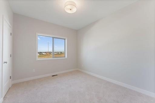 1421 142nd Court E, Rosemount, MN 55068