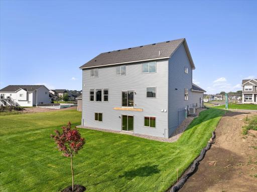 Image is of a similar Parkland - Selections & options may vary