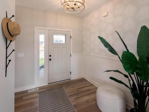 All photos of a similar Lincoln lll all finishes and options may vary.