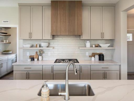 All photos of a similar Lincoln lll all finishes and options may vary.