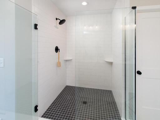 All photos of a similar Lincoln lll all finishes and options may vary.