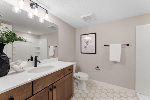 17925 Hidden Creek Trail, Lakeville, MN 55044