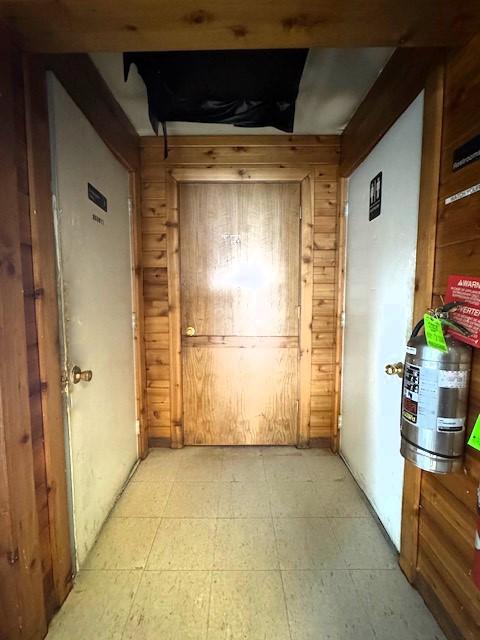 Hall to Bathroom/Office/Pantry