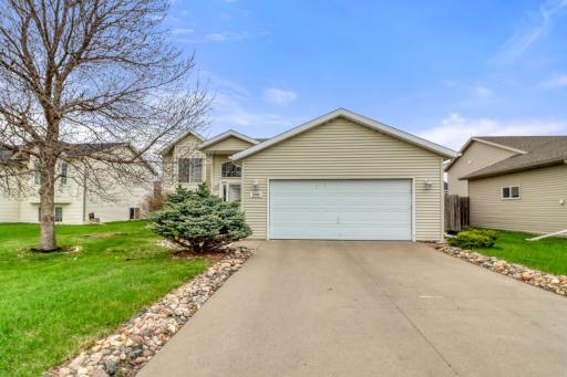 1040 39th Avenue W, West Fargo, ND 58078