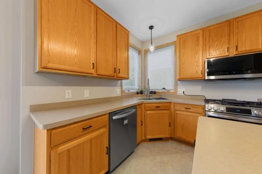 18 kitchen.jpg