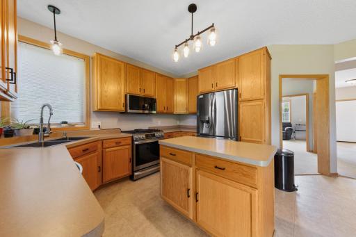 19 kitchen.jpg