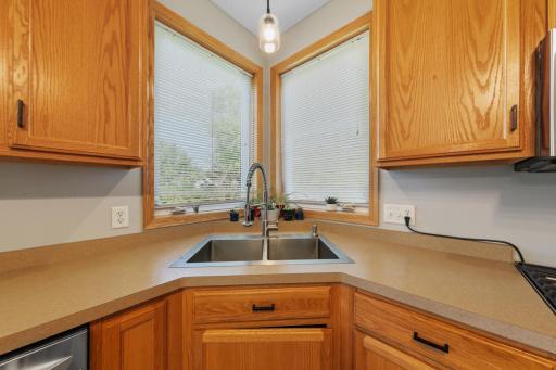 20 kitchen.jpg