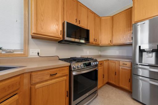 21 kitchen.jpg