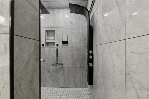49 bathroom_lower.jpg