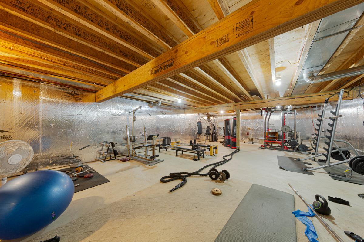 14 Workout area_lower.jpg