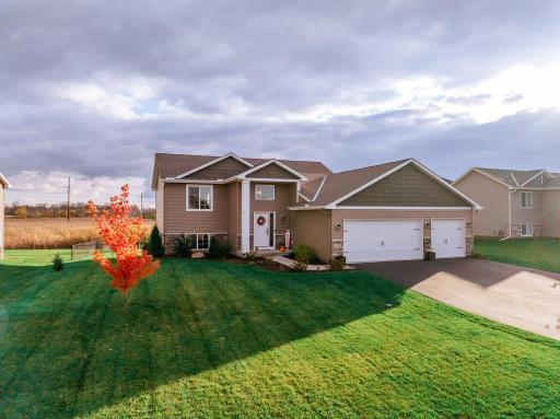 Photo for 1612 10th Street NE, Buffalo, MN 55313 - listing #6811408 1612 10th Street NE, Buffalo, MN 55313