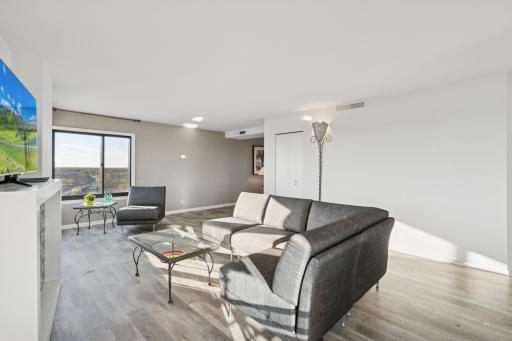 2950 Dean Parkway, 1705, Minneapolis, MN 55416