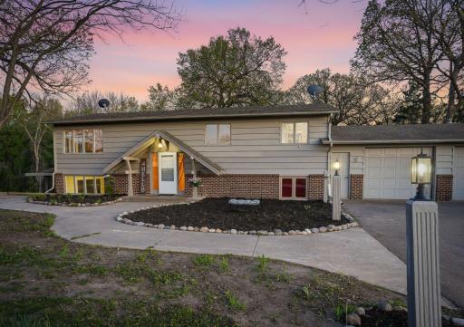 5075 Big Woods Boulevard, Chaska, MN 55318