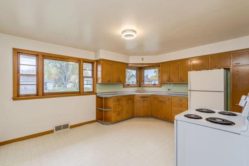 512 3rd Street NE, Montgomery, MN 56069