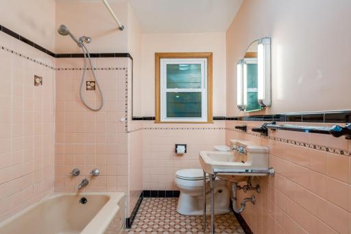 512 3rd Street NE, Montgomery, MN 56069