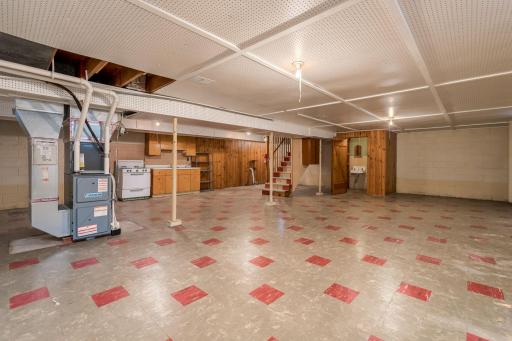 512 3rd Street NE, Montgomery, MN 56069