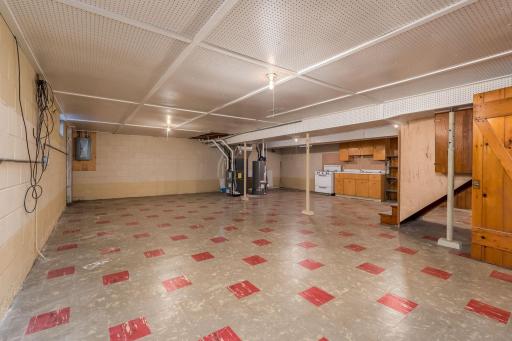 512 3rd Street NE, Montgomery, MN 56069
