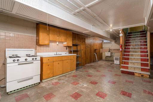 512 3rd Street NE, Montgomery, MN 56069