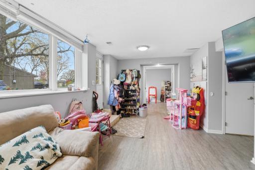 115 Peninsula Road, Minneapolis, MN 55441