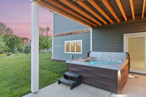 2880 Fairway Drive, Chaska, MN 55318
