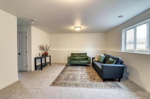 6721 32nd Street S, Fargo, ND 58104