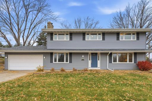 Photo for 11121 Carver Court, Burnsville, MN 55337 - listing #6811839 11121 Carver Court, Burnsville, MN 55337