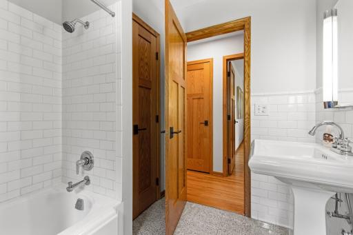 2275 Linner Road, Wayzata, MN 55391