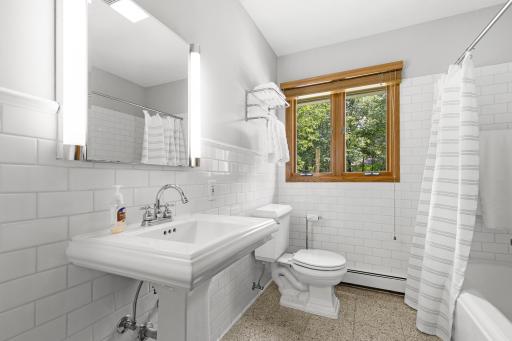 2275 Linner Road, Wayzata, MN 55391