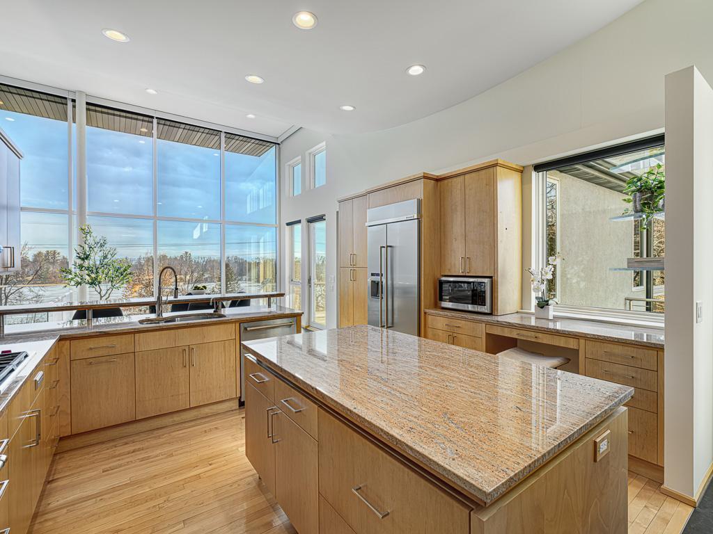 Ample storage throughout the home without sacrificing the stunning lake views