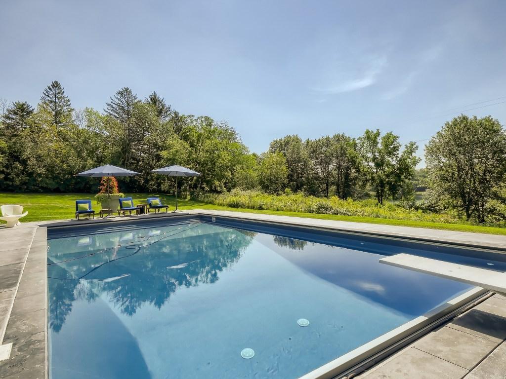 Private backyard retreat!